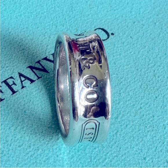 Tiffany & Co. 1837 Ring Band in Sterling Silver 925 Size 6 - Picture 2 of 5